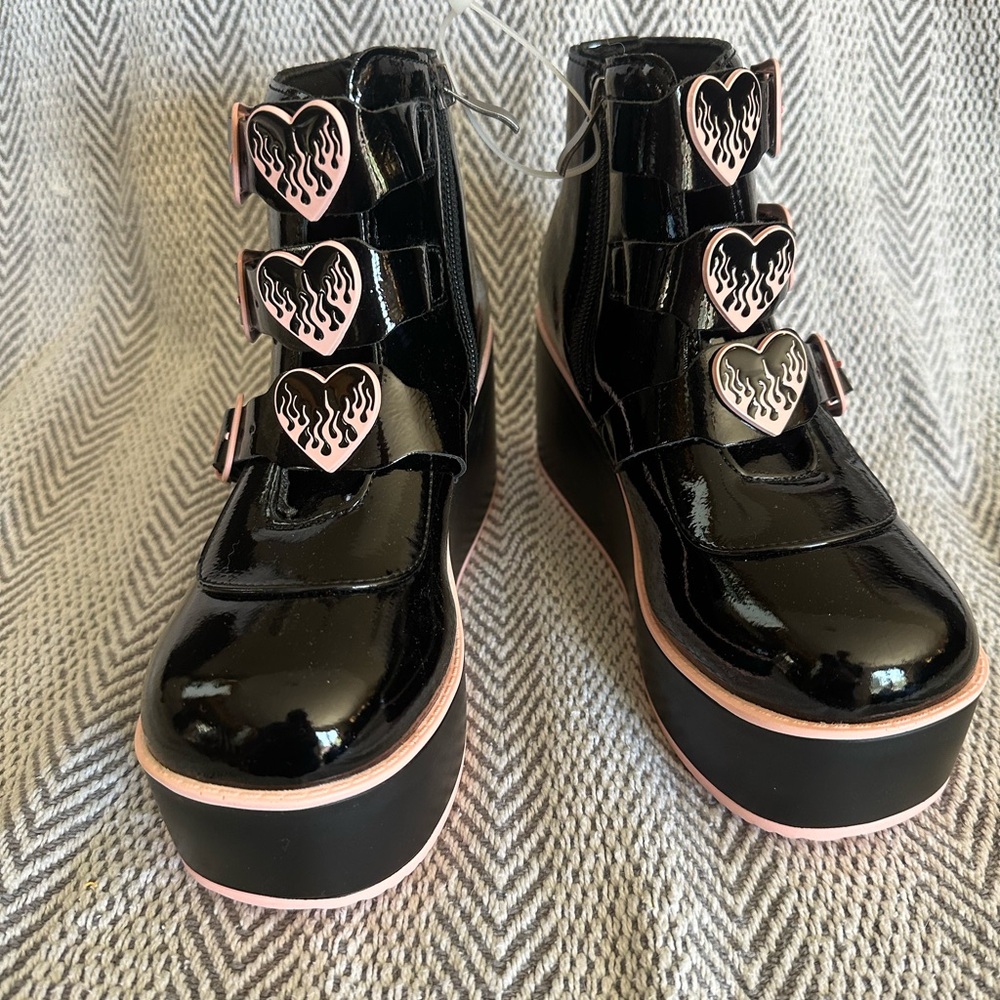 Lucky Step Black and Pink Platform Shoes with Heart Buckles